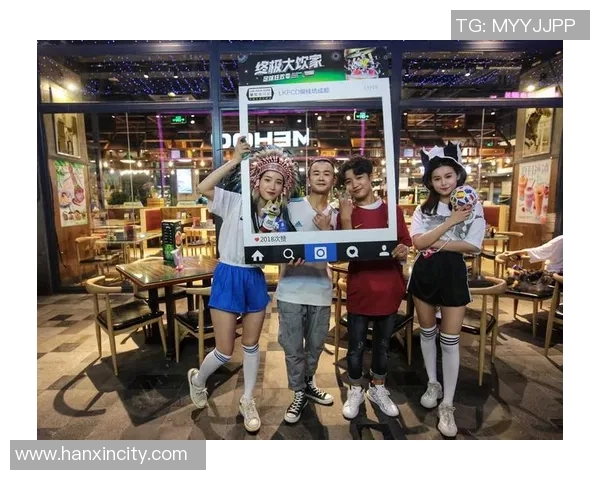 圣诞奇迹绿茵狂欢足球球星化身漫画英雄上演温情对决