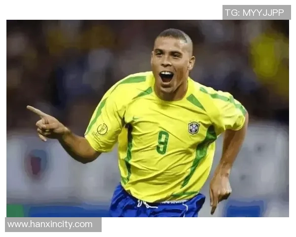 聚焦足球巨星转场瞬间展现速度与力量的完美结合