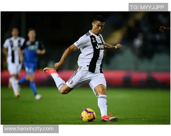 足球本命球星的成长轨迹与场上表现全面解析及未来展望